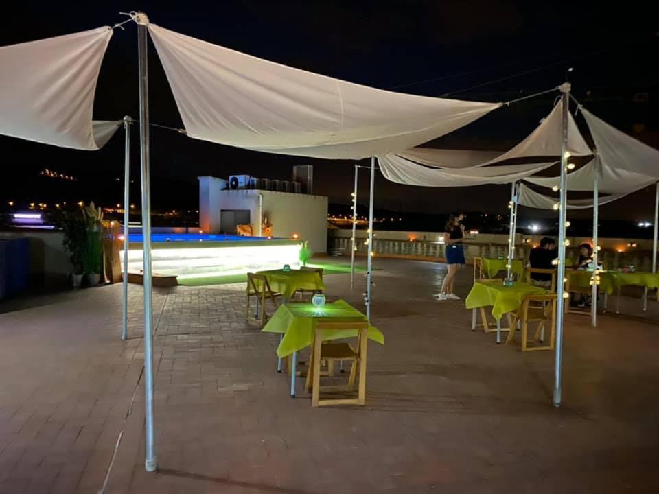 方达纽司酒店 Sant Sadurní dʼAnoia 外观 照片