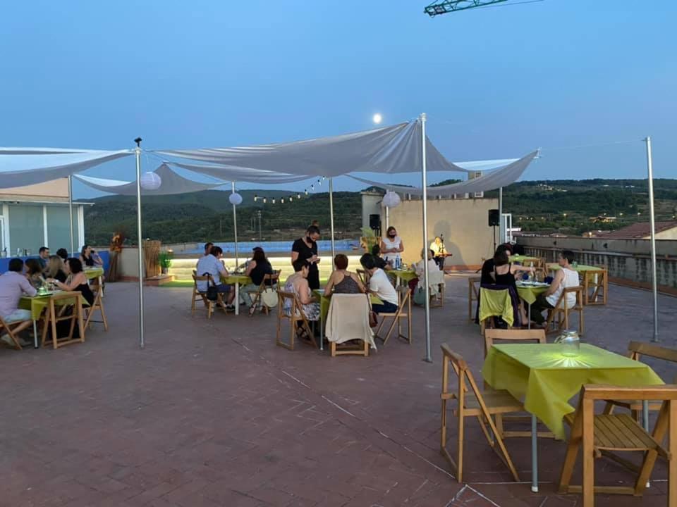 方达纽司酒店 Sant Sadurní dʼAnoia 外观 照片
