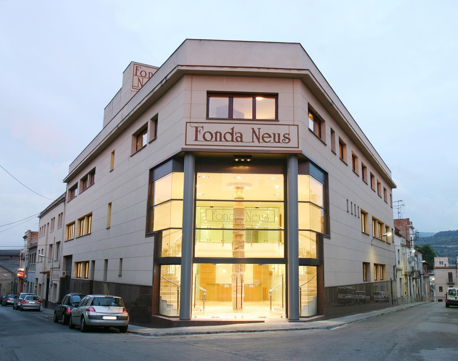 方达纽司酒店 Sant Sadurní dʼAnoia 外观 照片