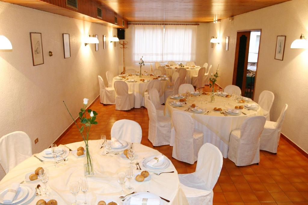 方达纽司酒店 Sant Sadurní dʼAnoia 外观 照片