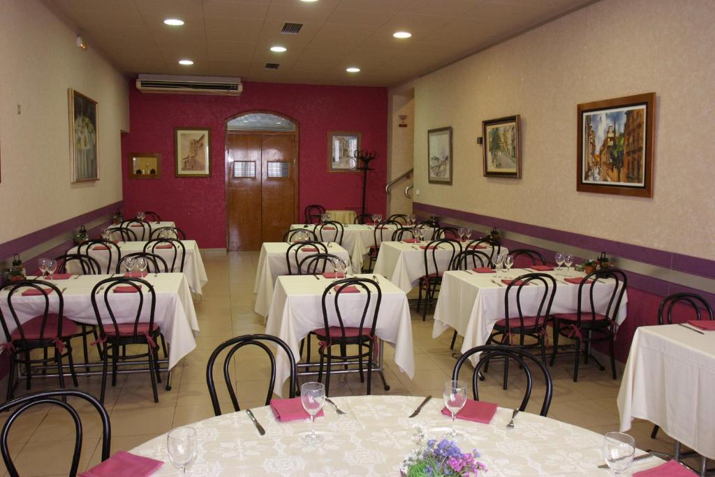 方达纽司酒店 Sant Sadurní dʼAnoia 外观 照片
